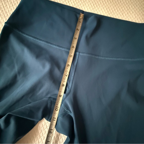 Lululemon Wunder Under High Rise Tight 28”‎ Full on Luxtreme Deep Marine Size 10 - Picture 9 of 10